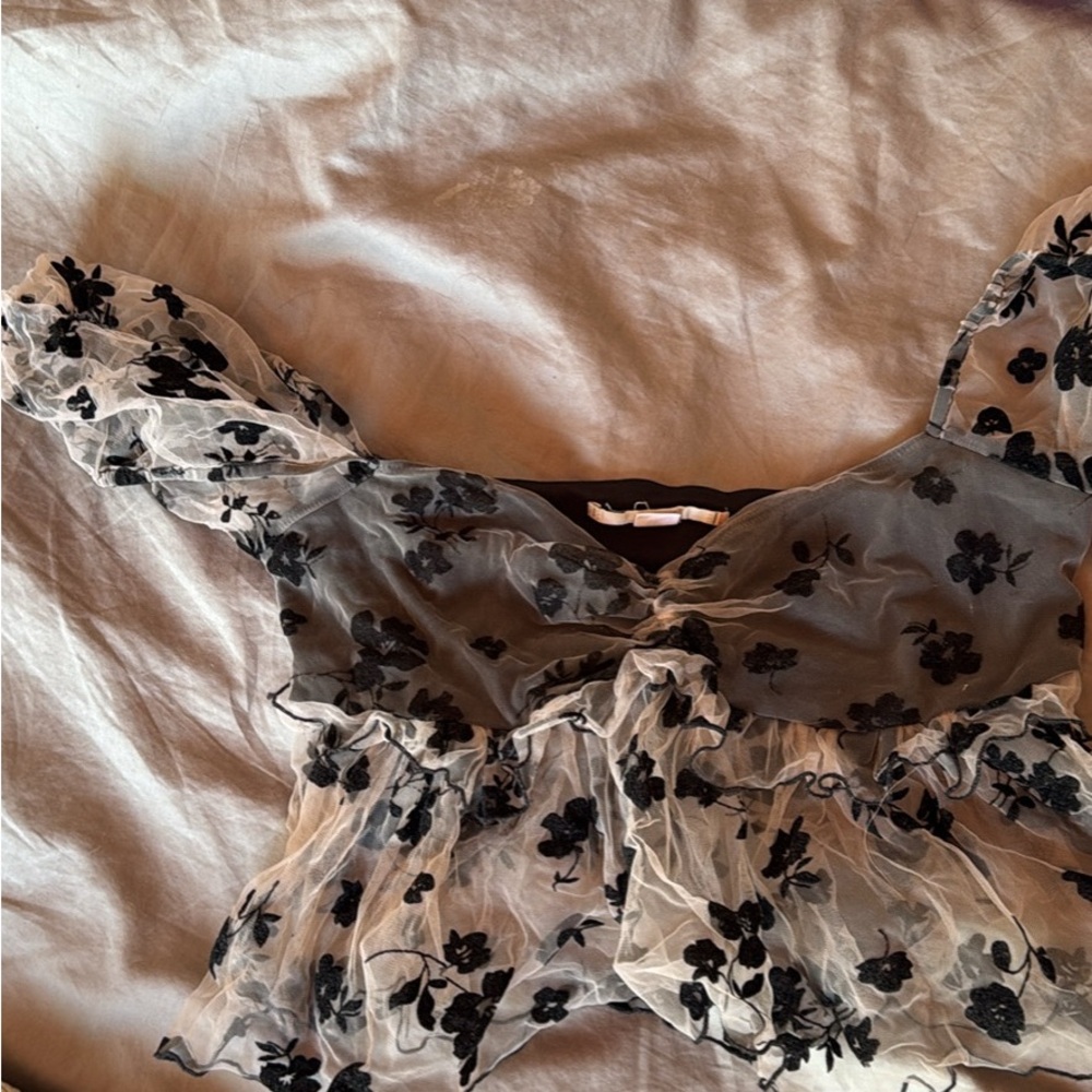 Sheer Black Floral Overlay top - Picture 2 of 4